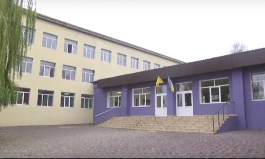 На Днепропетровщине реконструируют школу, которой 116 лет