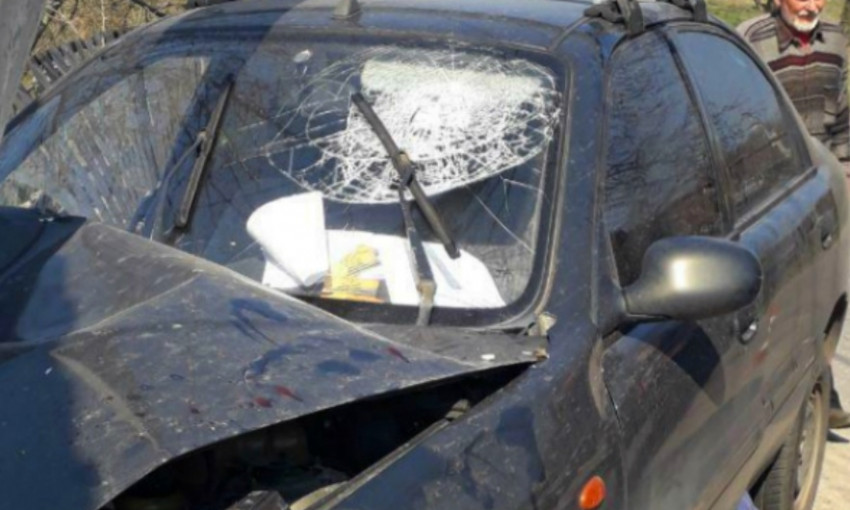 ДТП в Днепре: автомобиль врезался в столб 