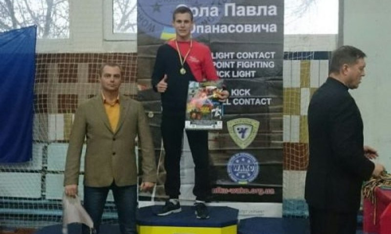 Боец из Днепропетровщины победил в турнире по кикбоксингу 