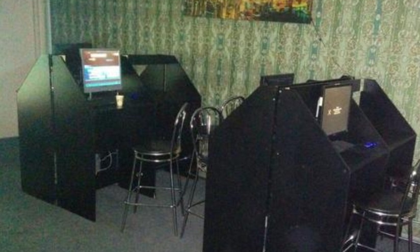 На Днепропетровщине полиция закрыла зал игровых автоматов 