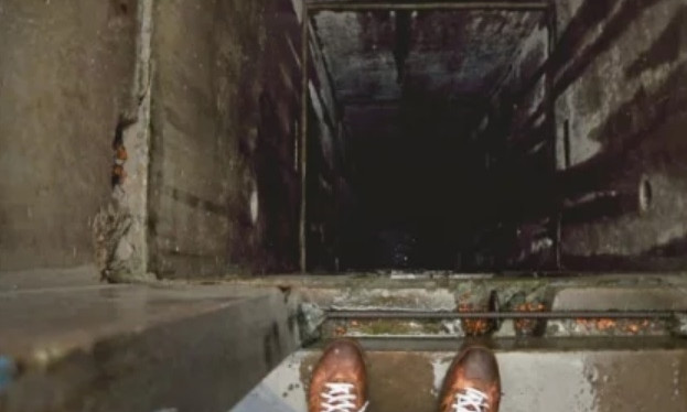 ЧП в Днепре: горожанин случайно провалился в шахту лифта 