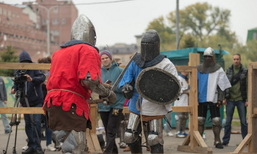 Средневековый Днепр: в парке Глобы состоялся рыцарский турнир 