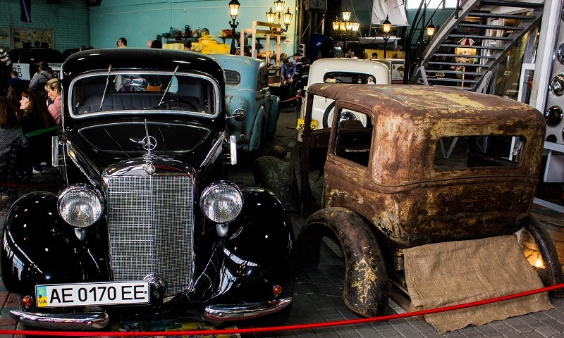 В "Ночь музеев" днепрянам показали ретро-автомобили 