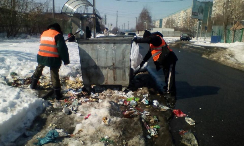 Генеральная уборка: с улиц Днепра убрали тонны мусора 