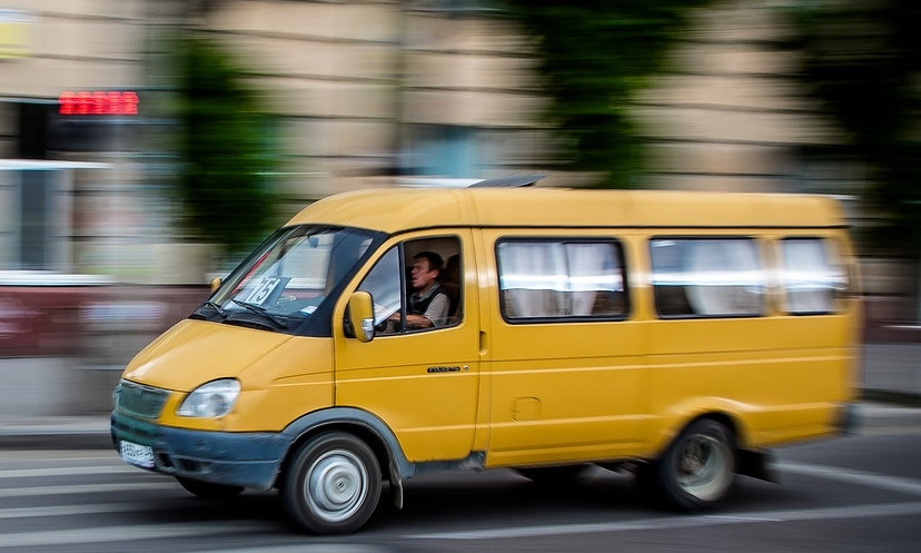 В Днепре уволили водителя за отказ подвезти АТОшника