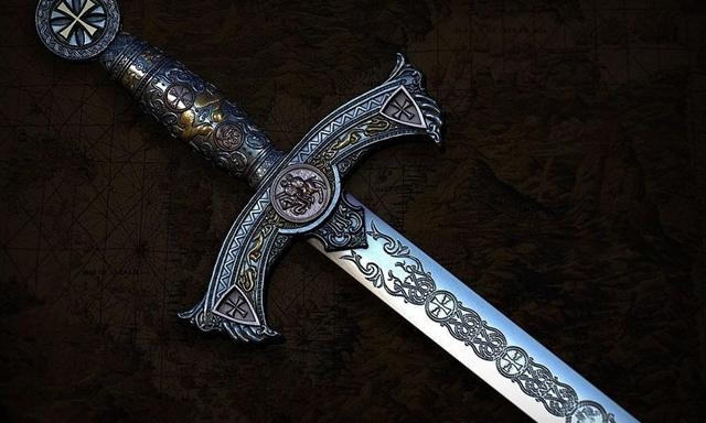 В Днепр привезли уникальный старинный меч 