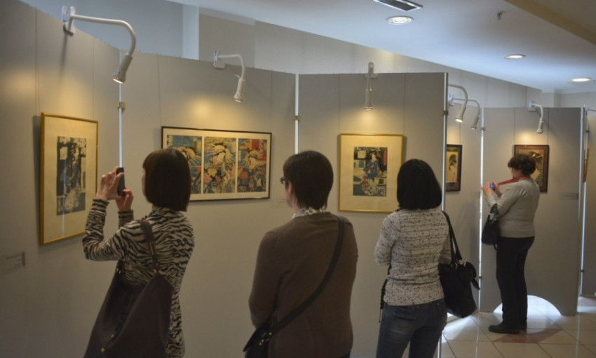 В Днепре презентовали выставку японской гравюры 
