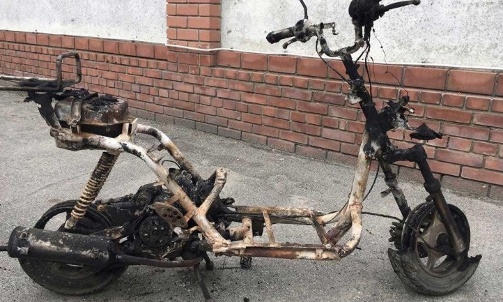 На Днепропетровщине мужчина угнал и сжег скутер 