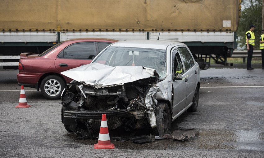 ДТП в Днепре: автомобиль разорвало на части