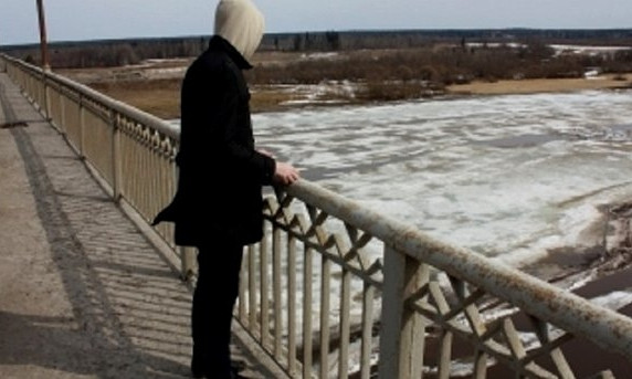 Попытка суицида в регионе: каменчанин бросился в реку с моста 