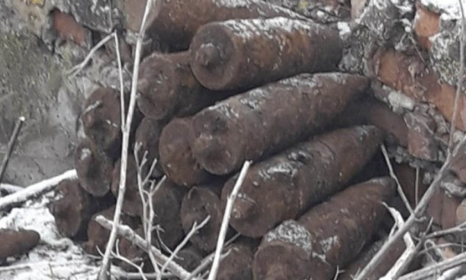 На Днепропетровщине обнаружили склад снарядов