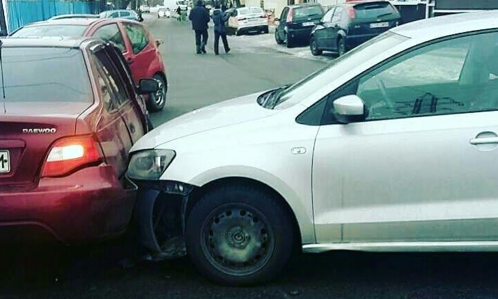 ДТП в Днепре: на Березинской столкнулись два авто