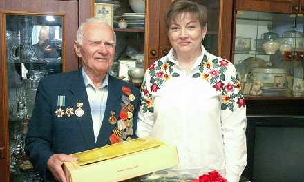 Власти Днепра поздравили с юбилеем 90-летнего горожанина