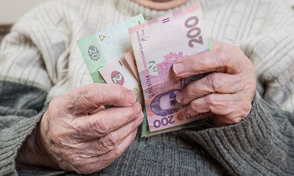 В Днепре ошибка в документах повесила на пенсионерку долг
