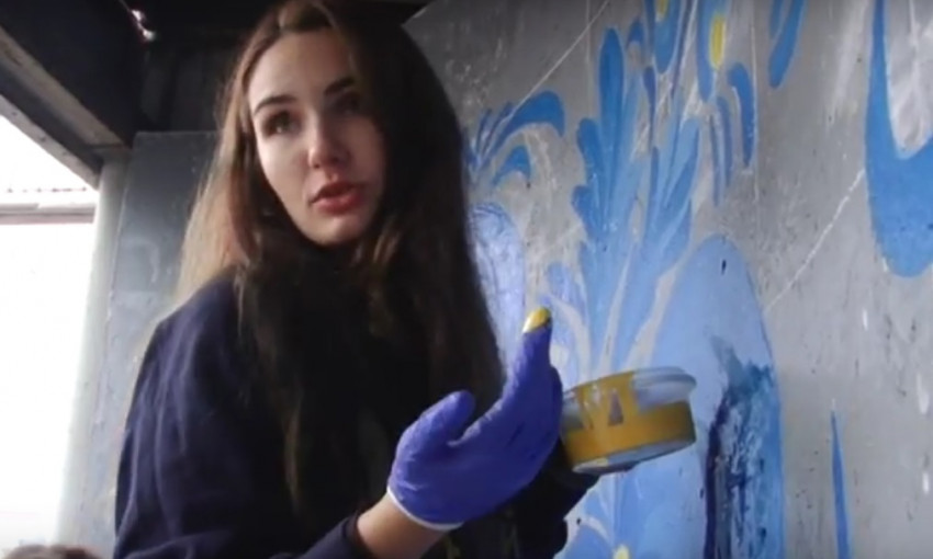 В Днепре студенты продолжают украшать улицы рисунками и цитатами
