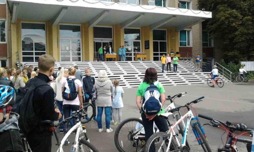 На Днепропетровщине прошел велопробег первокурсников 
