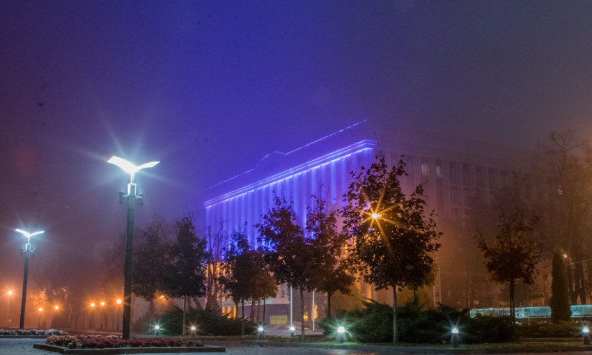 Осенний Днепр: как выглядит ночной город в тумане