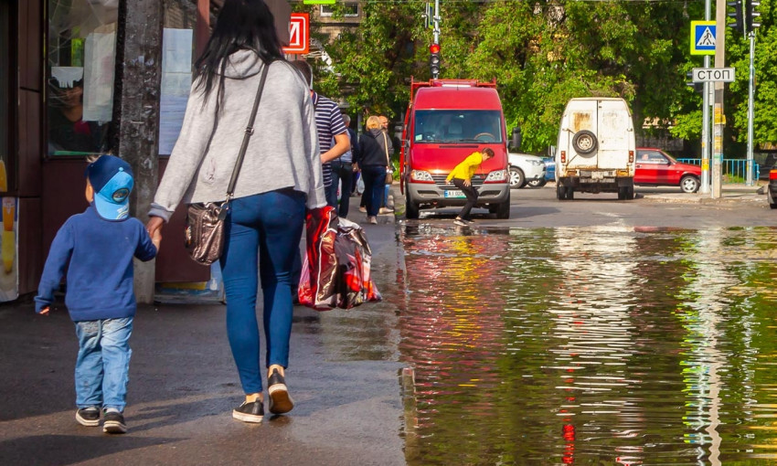 Мокрый Днепр: как выглядит город после дождя 