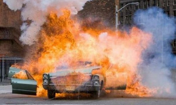 В Днепре загорелись два автомобиля 