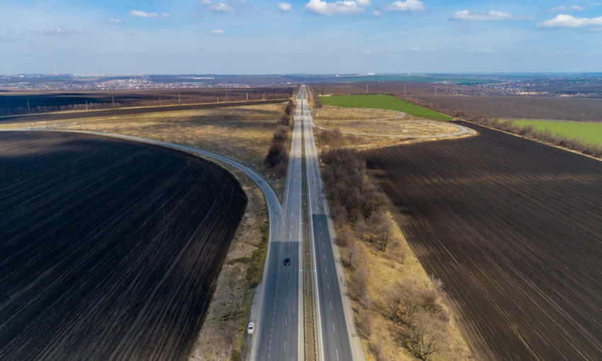 Дороги региона: как выглядит после зимы трасса Днепр — Запорожье 