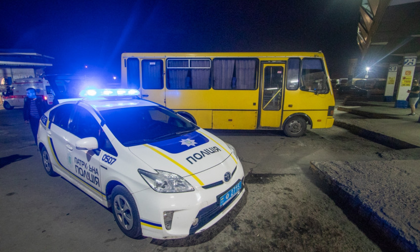 ДТП в Днепре: на автовокзале пенсионерку сбил рейсовый автобус