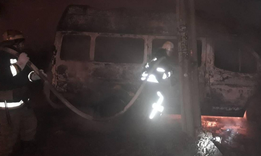 Пожар в регионе: на временной стоянке сгорел автомобиль