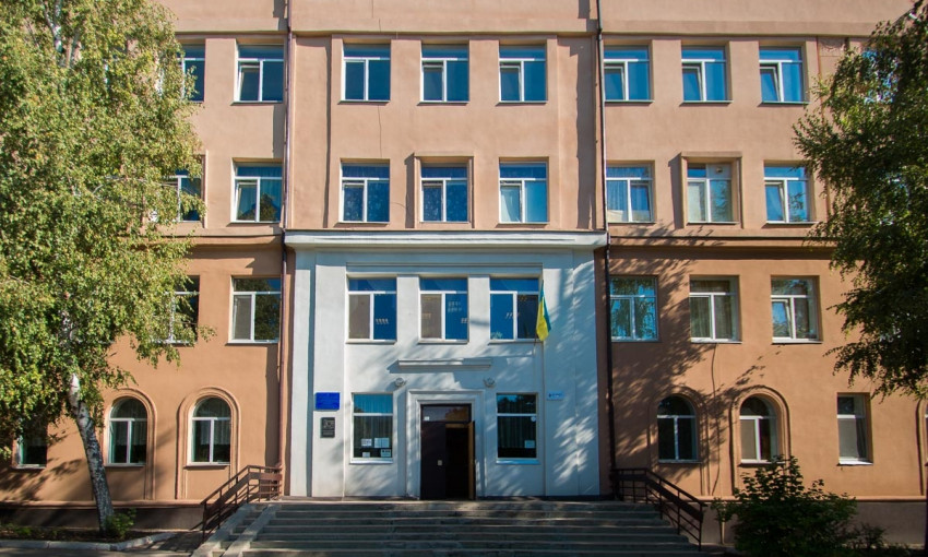 Отравление в днепровской школе: детей перевели в другую школу 