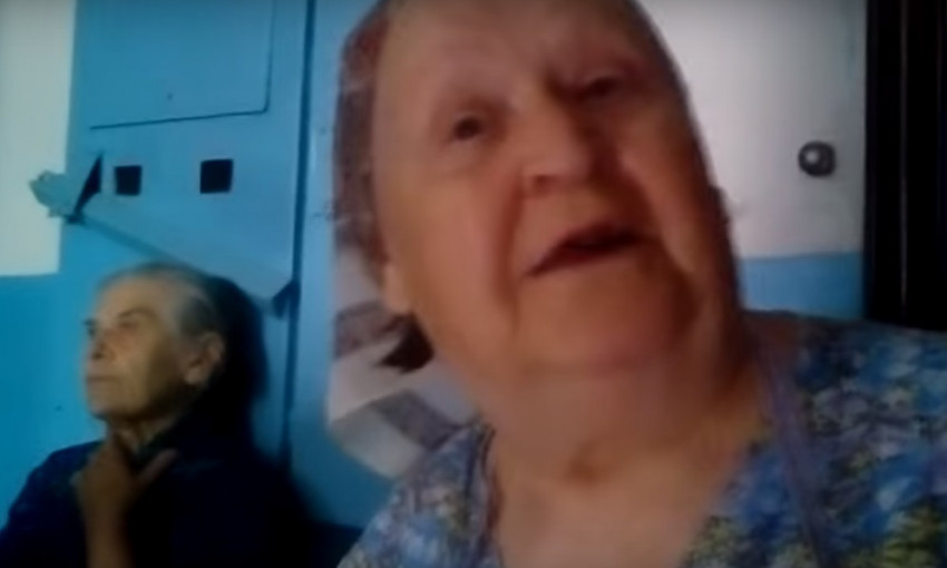В Днепре пенсионерка застряла в лифте 