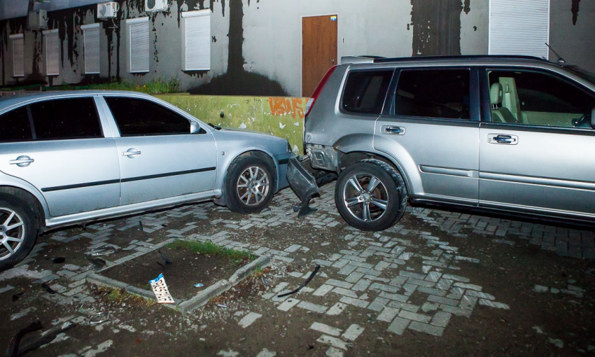 ДТП в Днепре: гражданин Марокко врезался в два припаркованных авто 