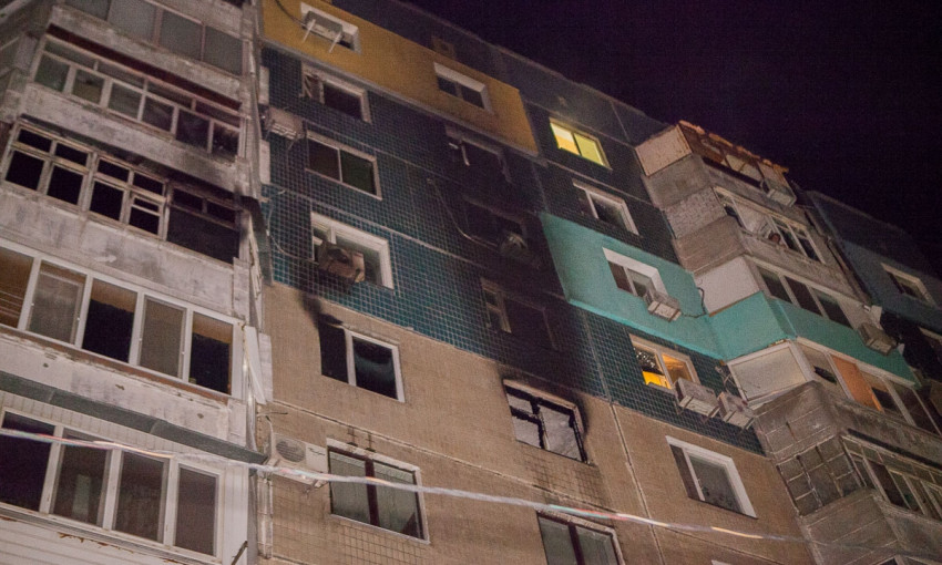Пожар в Днепре: сотрудники ГСЧС тушили квартиру