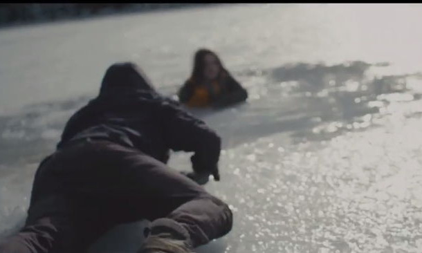 На Днепропетровщине парень спас провалившуюся под лед девушку