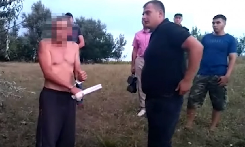 Житель Днепропетровщины порезал женщину ножом из-за козы