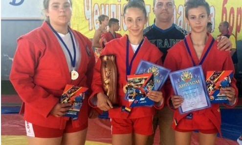 Спортсмены Днепропетровщины стали призерами чемпионата по самбо 