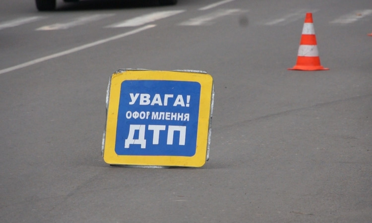 ДТП на Днепропетровщине: на дороге столкнулись два грузовых авто 