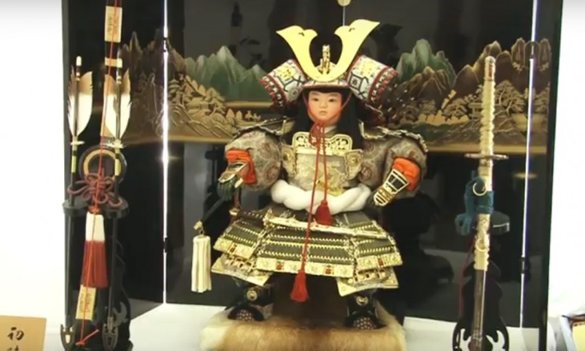 В Днепре открыли выставку редких японских кукол 