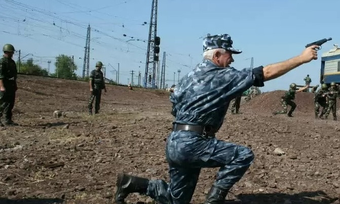 На Днепропетропетровщине применили оружие для защиты металлолома