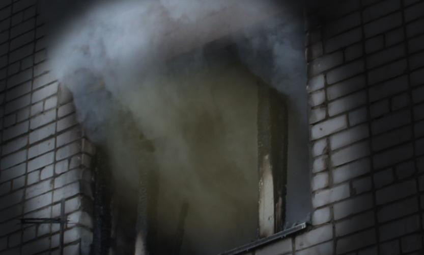 Пожар на Днепропетровщине: сотрудники ГСЧС тушили квартиру 