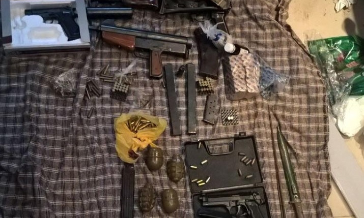 Житель Днепропетровщины устроил дома склад оружия 