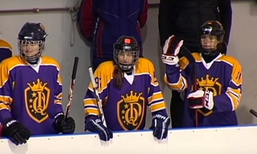 В Днепре прошел всеукраинский чемпионат по женскому хоккею 