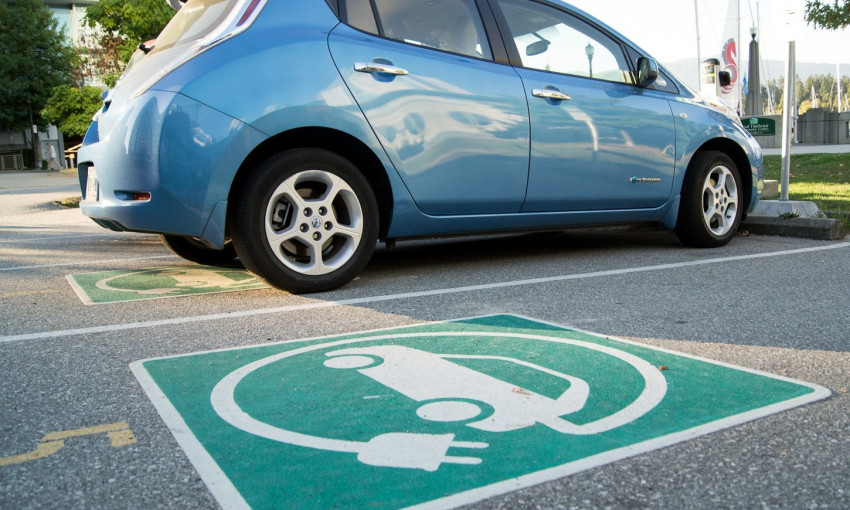 Появятся ли в Днепре бесплатные парковки для электрокаров