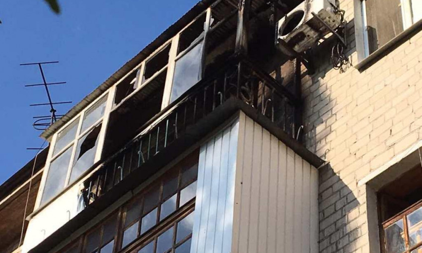 Пожар в Днепре: в доме загорелся балкон 