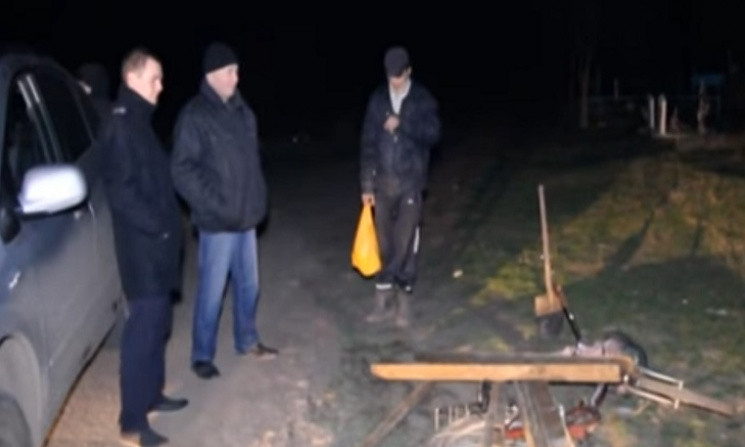 На Днепропетровщине мужчина воровал швелера на кладбище