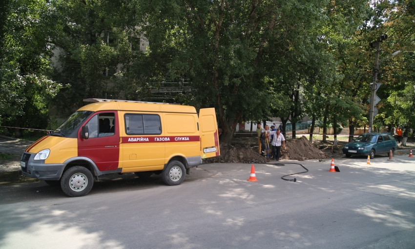 ЧП в Днепре: спасатели устранили утечку газа возле больницы 