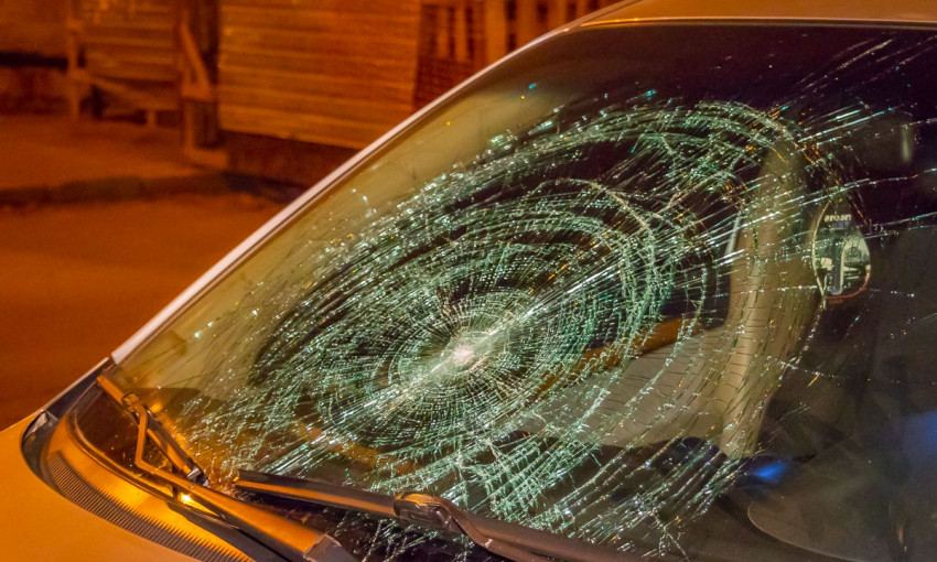 ДТП в Днепре: автомобиль сбил девушку