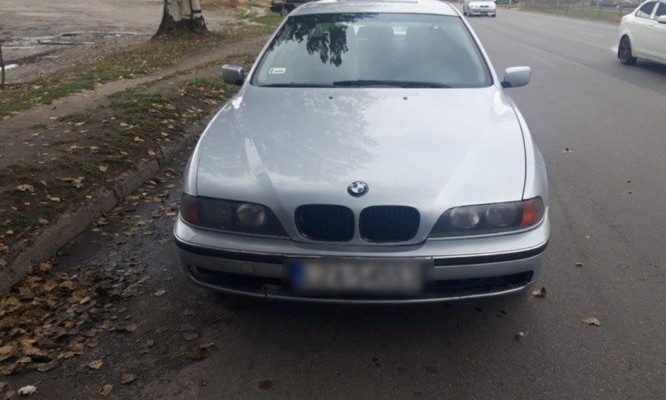 Полиция Днепра остановила BMW с наркотиками и чужими номерами