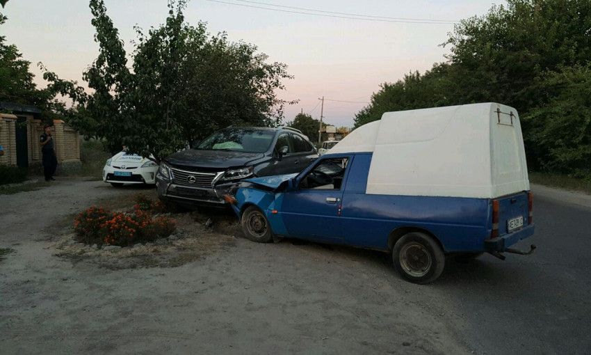 ДТП в Днепре: на Широкой столкнулись два авто 