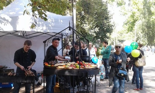 На Днепропетровщине состоялся фестиваль уличной еды