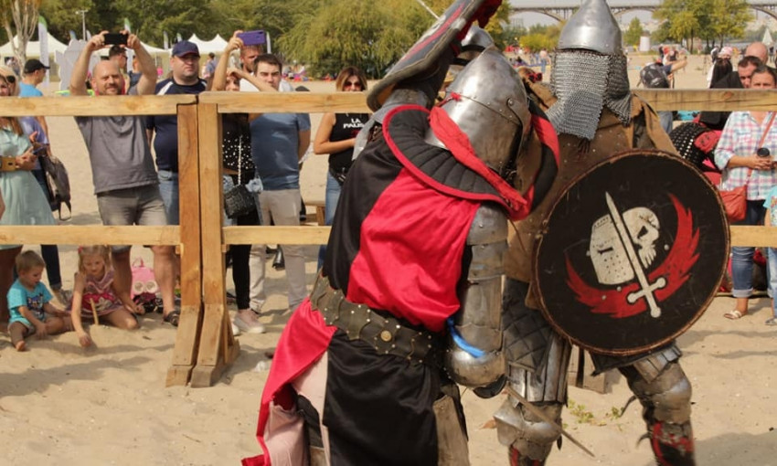 Средневековый Днепр: на Монастырском острове прошел рыцарский турнир