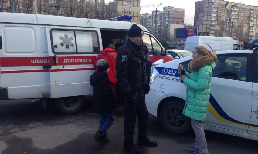Перепутала газ и тормоз: жительница Днепра сбила пенсионерку