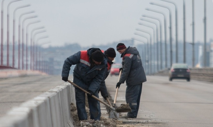 Во время ремонта Нового моста "потерялись" 10 миллионов гривен 